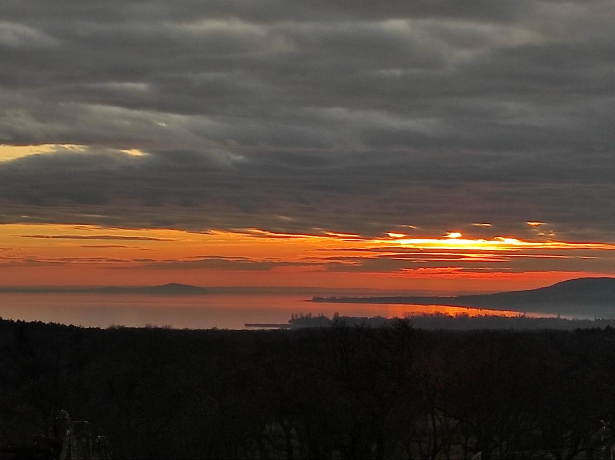 Napraszallas Vendeghaz Balatonakali Bagian luar foto