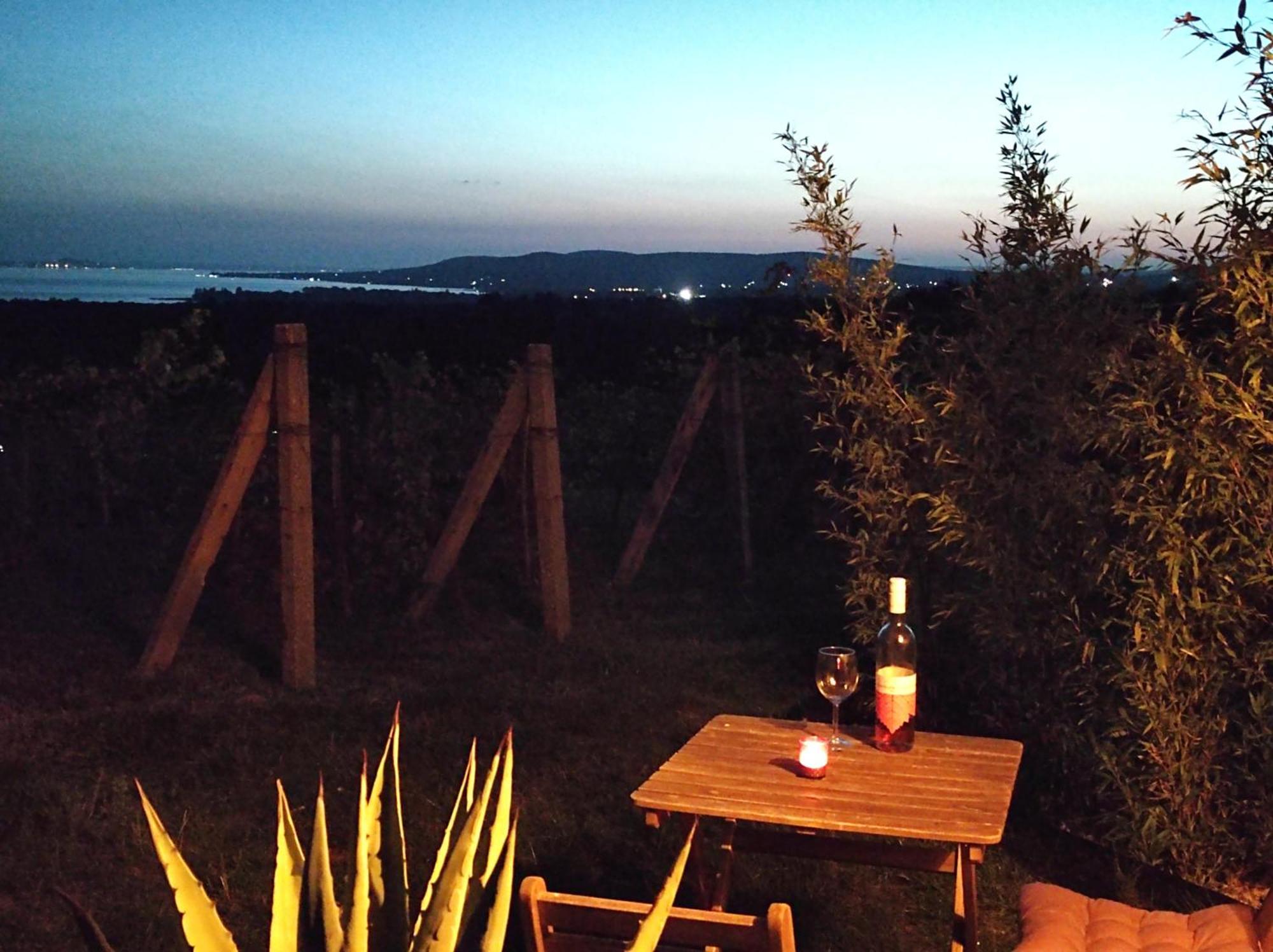 Napraszallas Vendeghaz Balatonakali Bagian luar foto